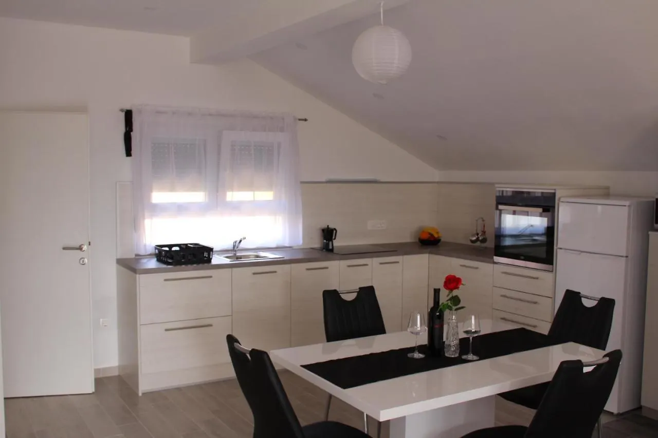 זאדאר Top Floor Apartment